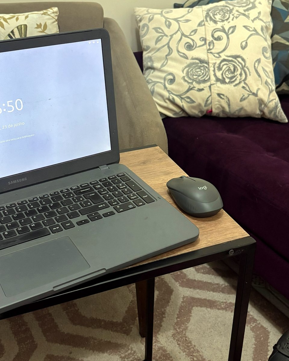 Espaço preparado para atendimento psicológico online com Bruna Botelho Gouveia
